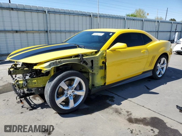 2010 Chevrolet Camaro 2SS z VIN 2G1FK1EJ5A9128567, wystawiony jako Copart lot #55323215 z przebiegiem 40 219 mil mil oraz Szkody całkowita. Historia ofert i sprzedaży dostępna na DreamBid. Obrazek 1.
