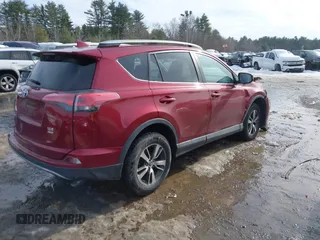 2018 Toyota RAV4 XLE with VIN 2T3RFREV1JW778612, listed as a IAAI auction lot 41664082 with 92,417 mi miles. Bid and sale history available at carsss.com. Image 4.