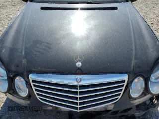 2004 Mercedes-Benz E 500 z VIN WDBUF70J54A559284, wystawiony jako Copart lot #51897305 z przebiegiem 252 711 mil mil oraz Szkoda całkowita • Salvage title. Historia ofert i sprzedaży dostępna na DreamBid. Obrazek 13.