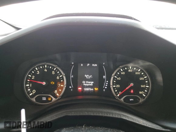 2018 Jeep Renegade Altitude with VIN ZACCJABB2JPJ02780, listed as a Copart auction lot 61401135 with 120,975 mi miles and Salvage title. Bid and sale history available at DreamBid. Image 9.