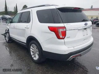 2017 Ford Explorer XLT with VIN 1FM5K7D86HGB92676, listed as a IAAI auction lot 41563193 with 124,164 mi miles. Bid and sale history available at carsss.com. Image 3.