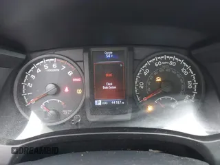 2018 Toyota Tacoma SR with VIN 3TMCZ5AN3JM184455, listed as a IAAI auction lot 41446859 with 44,187 mi miles and . Bid and sale history available at DreamBid. Image 7.