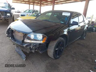 2014 Dodge Avenger SE z VIN 1C3CDZAG6EN138108, wystawiony jako IAAI lot #42068904 z przebiegiem 136 618 mil mil oraz . Historia ofert i sprzedaży dostępna na DreamBid. Obrazek 18.