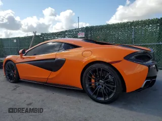 2017 McLaren 570S z VIN SBM13DAA7HW001866, wystawiony jako Copart lot #59182654 z przebiegiem 32 951 mil mil oraz Szkody całkowita. Historia ofert i sprzedaży dostępna na DreamBid. Obrazek 2.