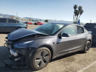 2023 Tesla Model 3 z VIN 5YJ3E1EA9PF710757, wystawiony jako Copart lot #51609315 z przebiegiem 15 560 mil mil oraz Szkoda całkowita • Salvage title. Historia ofert i sprzedaży dostępna na DreamBid. Obrazek 1.