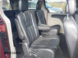 2013 Chrysler Town & Country Touring with VIN 2C4RC1BG0DR634631, listed as a IAAI auction lot 40686174 with 143,206 mi miles. Bid and sale history available at carsss.com. Image 8.
