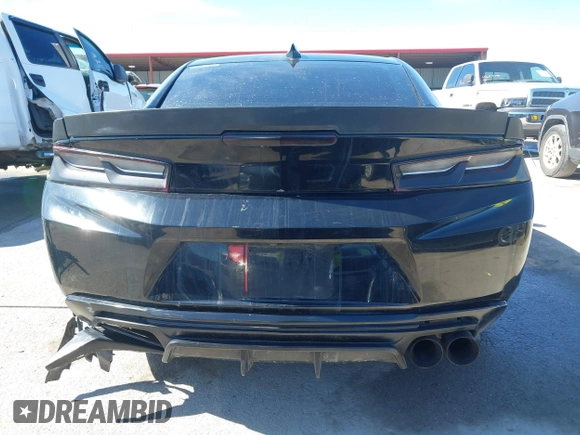2017 Chevrolet Camaro 1SS z VIN 1G1FF1R7XH0199125, wystawiony jako IAAI lot #41644591 z przebiegiem 110 634 mil mil oraz . Historia ofert i sprzedaży dostępna na DreamBid. Obrazek 16.