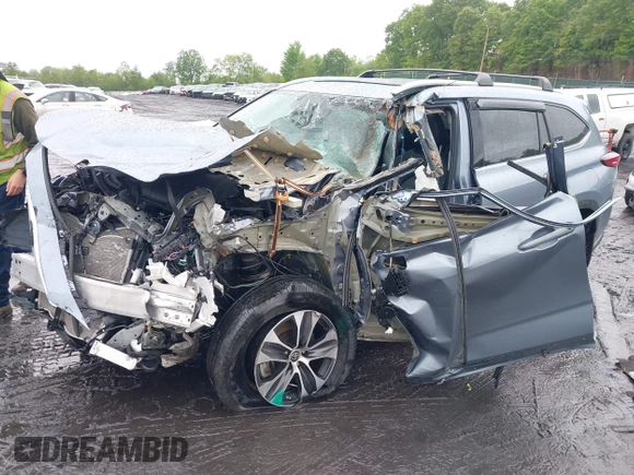 2022 Toyota Highlander XLE with VIN 5TDHZRBH2NS191084, listed as a IAAI auction lot 42329770 with Not provided miles and . Bid and sale history available at DreamBid. Image 16.