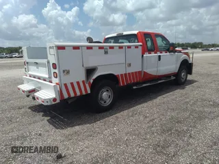 2016 Ford F-250 XL with VIN 1FD7X2B64GEC87424, listed as a IAAI auction lot 42014960 with 557,866 mi miles and . Bid and sale history available at DreamBid. Image 4.