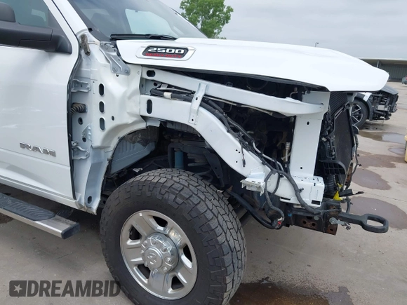 2019 Ram 2500 Tradesman with VIN 3C6UR5CJ3KG512575, listed as a IAAI auction lot 42354322 with 61,965 mi miles and . Bid and sale history available at DreamBid. Image 21.