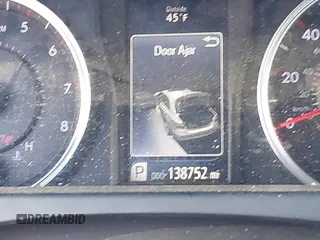 2017 Toyota Camry XLE z VIN 4T1BF1FK1HU277455, wystawiony jako IAAI lot #41441818 z przebiegiem 138 752 mil mil oraz . Historia ofert i sprzedaży dostępna na DreamBid. Obrazek 16.