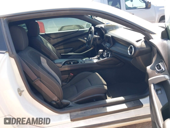 2020 Chevrolet Camaro 1LT с VIN 1G1FB1RS3L0149613, выставлен на аукционе IAAI как лот 41872747 с пробегом 74 361 миль миль и . История ставок и продаж доступна на DreamBid. Изображение 5.