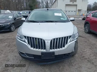 2011 Lincoln MKX with VIN 2LMDJ8JK3BBJ25346, listed as a IAAI auction lot 41716040 with 172,790 mi miles. Bid and sale history available at carsss.com. Image 12.