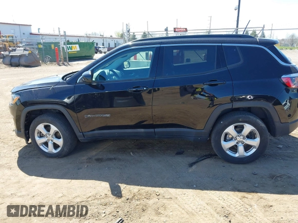 2018 Jeep Compass Latitude with VIN 3C4NJDBB6JT101024, listed as a IAAI auction lot 42061228 with 48,771 mi miles. Bid and sale history available at carsss.com. Image 14.