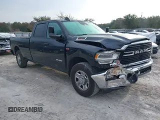 2019 Ram 2500 Tradesman with VIN 3C6UR4HJ3KG712732, listed as a IAAI auction lot 41501124 with 218,362 mi miles. Bid and sale history available at carsss.com. Image 1.