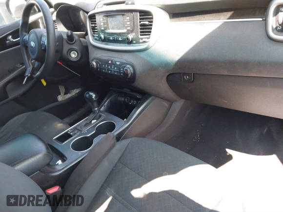 2018 Kia Sorento LX with VIN 5XYPG4A39JG339619, listed as a IAAI auction lot 41809182 with 126,954 mi miles. Bid and sale history available at carsss.com. Image 5.