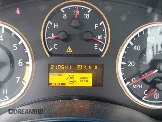 2010 Nissan Armada SE z VIN 5N1BA0ND2AN606062, wystawiony jako IAAI lot #41970658 z przebiegiem 210 541 mil mil oraz . Historia ofert i sprzedaży dostępna na DreamBid. Obrazek 7.