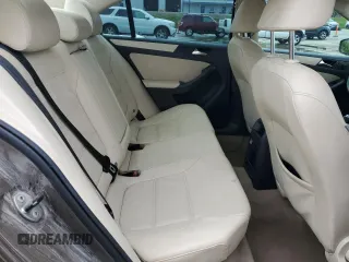 2011 Volkswagen Jetta SE с VIN 3VWBZ7AJ3BM321929, выставлен на аукционе Copart как лот 53988565 с пробегом 122 138 миль миль и Списание • Salvage title. История ставок и продаж доступна на DreamBid. Изображение 10.