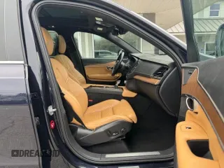 2017 Volvo XC90 Inscription with VIN YV4A22PL5H1131633, listed as a Copart auction lot 53625945 with 192,154 mi miles and Clean Title. Bid and sale history available at carsss.com. Image 5.
