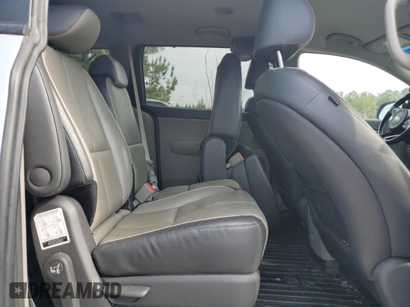 2017 Kia Sedona LX with VIN KNDMB5C19H6265263, listed as a Copart auction lot 53246695 with 121,770 mi miles and Clean Title. Bid and sale history available at carsss.com. Image 11.