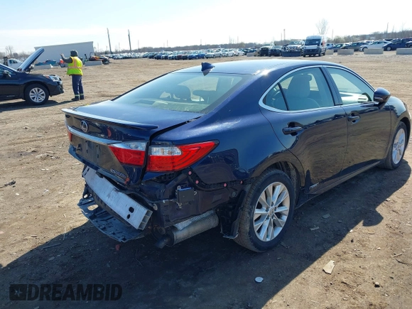 2015 Lexus ES 300h z VIN JTHBW1GG9F2091927, wystawiony jako IAAI lot #41933816 z przebiegiem 122 934 mil mil oraz . Historia ofert i sprzedaży dostępna na DreamBid. Obrazek 4.