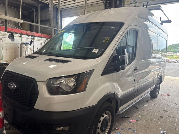 2023 Ford Transit Cargo z VIN 1FTBR1X8XPKC02486, wystawiony jako IAAI lot #42786968 z przebiegiem 7 229 mil mil oraz . Historia ofert i sprzedaży dostępna na DreamBid. Obrazek 7.