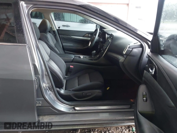 2018 Nissan Maxima Platinum z VIN 1N4AA6AP4JC390235, wystawiony jako IAAI lot #42376364 z przebiegiem 152 293 mil mil oraz . Historia ofert i sprzedaży dostępna na DreamBid. Obrazek 5.