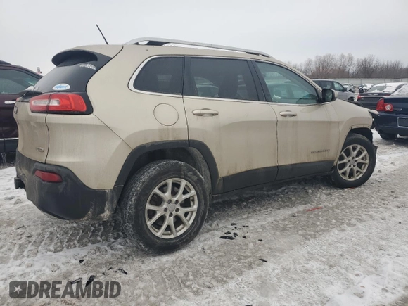 2015 Jeep Cherokee North with VIN 1C4PJMCS1FW582132, listed as a Copart auction lot 82972524 with 196,334 mi miles and Clean Title. Bid and sale history available at carsss.com. Image 3.