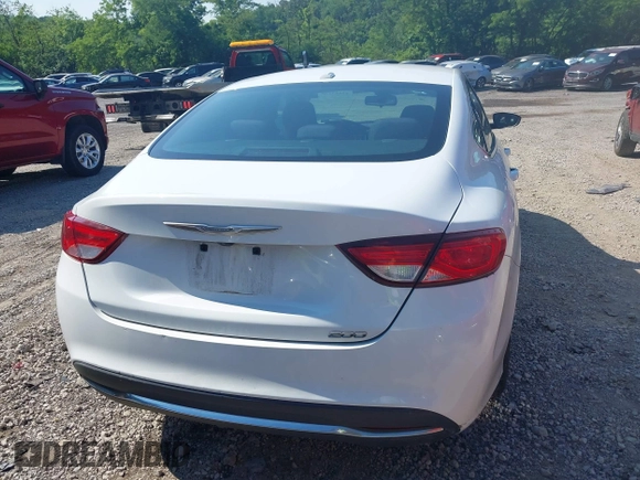 2015 Chrysler 200 Limited с VIN 1C3CCCAB2FN707428, выставлен на аукционе IAAI как лот 42633579 с пробегом 138 291 миль миль и . История ставок и продаж доступна на DreamBid. Изображение 16.