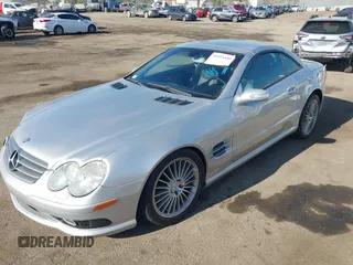 2004 Mercedes-Benz SL 500 z VIN WDBSK75F64F073173, wystawiony jako IAAI lot #41153450 z przebiegiem 85 515 mil mil oraz . Historia ofert i sprzedaży dostępna na DreamBid. Obrazek 2.