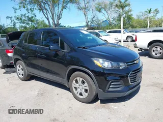 2019 Chevrolet Trax LS with VIN 3GNCJKSBXKL164776, listed as a IAAI auction lot 42064236 with 117,111 mi miles. Bid and sale history available at carsss.com. Image 1.