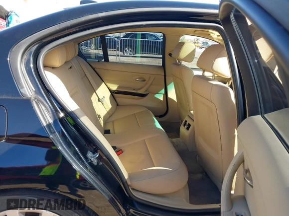 2011 BMW 3 Series 328i with VIN WBAPH7G56BNN04010, listed as a IAAI auction lot 41370777 with 1 mi miles. Bid and sale history available at carsss.com. Image 8.