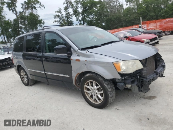 2014 Chrysler Town & Country Touring with VIN 2C4RC1BG0ER382137, listed as a Copart auction lot 55882215 with 197,443 mi miles and Clean Title. Bid and sale history available at DreamBid. Image 4.