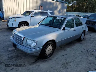 1993 Mercedes-Benz E Class with VIN WDBEA32E9PB936886, listed as a Copart auction lot 86800894 with 115,217 mi miles and Salvage Title. Bid and sale history available at carsss.com. Image 1.