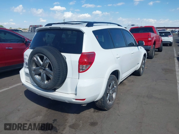 2008 Toyota RAV4 Sport z VIN JTMZK32V186011898, wystawiony jako IAAI lot #40380953 z przebiegiem 212 371 mil mil oraz . Historia ofert i sprzedaży dostępna na DreamBid. Obrazek 4.