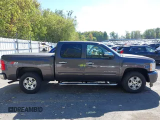 2011 Chevrolet Silverado 1500 LT with VIN 1GCPKSE37BF135726, listed as a IAAI auction lot 40485051 with 137,662 mi miles and . Bid and sale history available at DreamBid. Image 13.
