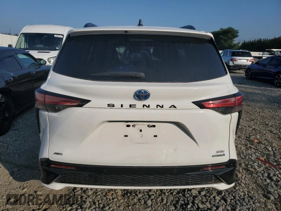 2021 Toyota Sienna XSE with VIN 5TDDSKFC5MS033801, listed as a Copart auction lot 68624204 with 42,300 mi miles and Salvage Title. Bid and sale history available at carsss.com. Image 6.