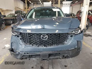 2024 Mazda CX-50 S Premium Plus z VIN 7MMVABEM7RN194987, wystawiony jako IAAI lot #42267229 z przebiegiem 10 039 mil mil oraz . Historia ofert i sprzedaży dostępna na DreamBid. Obrazek 12.