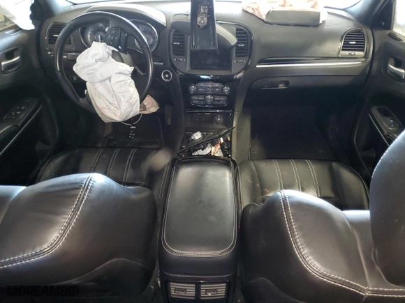 2021 Chrysler 300 with VIN 2C3CCABG6MH528927, listed as a Copart auction lot 42344035 with 0 mi miles and Salvage Title. Bid and sale history available at carsss.com. Image 8.