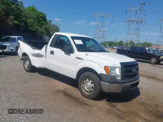 2014 Ford F-150 XL z VIN 1FTMF1CMXEKF11439, wystawiony jako IAAI lot #42668468 z przebiegiem 238 492 mil mil oraz . Historia ofert i sprzedaży dostępna na DreamBid. Obrazek 1.