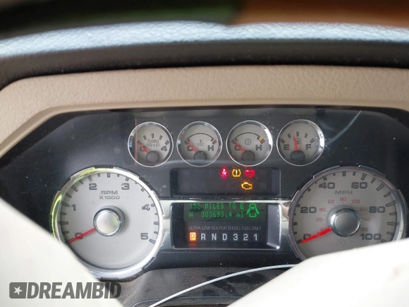 2009 Ford F-250 XL z VIN 1FTSW21R89EA13708, wystawiony jako IAAI lot #41835218 z przebiegiem 303 693 mil mil oraz . Historia ofert i sprzedaży dostępna na DreamBid. Obrazek 7.