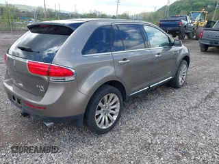 2012 Lincoln MKX with VIN 2LMDJ8JK4CBL11396, listed as a IAAI auction lot 42173631 with 184,597 mi miles and . Bid and sale history available at DreamBid. Image 4.