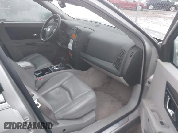 2006 Cadillac SRX z VIN 1GYEE637960184635, wystawiony jako IAAI lot #41724397 z przebiegiem 284 895 mil mil oraz . Historia ofert i sprzedaży dostępna na DreamBid. Obrazek 5.