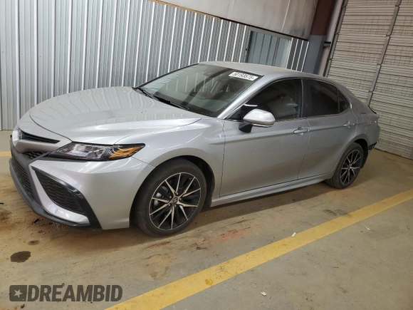 2024 Toyota Camry SE with VIN 4T1G11AK8RU909218, listed as a Copart auction lot 50193575 with 13,593 mi miles and Salvage Title. Bid and sale history available at carsss.com. Image 1.