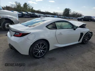 2024 Toyota 86 with VIN JF1ZNBB19R9752367, listed as a Copart auction lot 50460805 with 8,605 mi miles and Salvage Title. Bid and sale history available at DreamBid. Image 3.