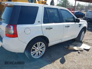 2010 Land Rover LR2 HSE z VIN SALFT2BN8AH208550, wystawiony jako IAAI lot #41738140 z przebiegiem 167 008 mil mil oraz . Historia ofert i sprzedaży dostępna na DreamBid. Obrazek 4.