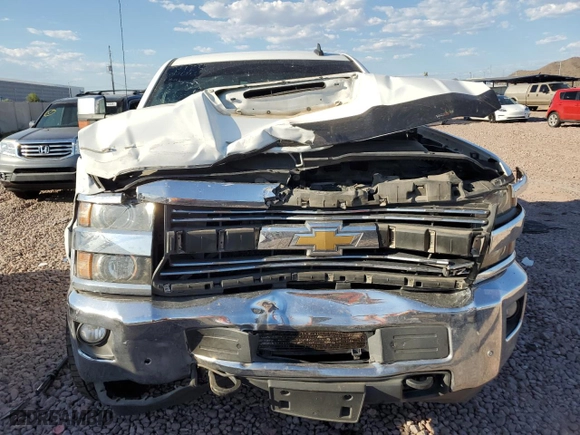 2018 Chevrolet Silverado 3500HD LTZ with VIN 1GC4K0CY6JF194092, listed as a Copart auction lot 70460254 with 152,235 mi miles and Salvage Title. Bid and sale history available at carsss.com. Image 5.