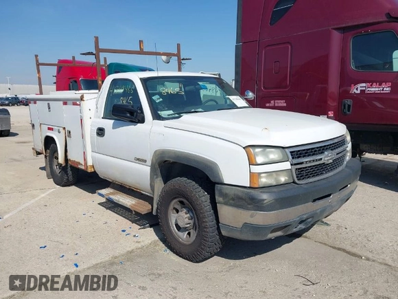 2007 Chevrolet Silverado 1500 with VIN 1GBHC34UX7E160025, listed as a IAAI auction lot 41748465 with 182,399 mi miles and . Bid and sale history available at DreamBid. Image 1.