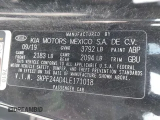 2020 Kia Forte LXS z VIN 3KPF24AD4LE171018, wystawiony jako IAAI lot #42130798 z przebiegiem 206 004 mil mil oraz . Historia ofert i sprzedaży dostępna na DreamBid. Obrazek 9.