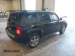 2008 Jeep Patriot Sport z VIN 1J8FT28W68D664256, wystawiony jako IAAI lot #42269345 z przebiegiem 150 138 mil mil oraz . Historia ofert i sprzedaży dostępna na DreamBid. Obrazek 4.